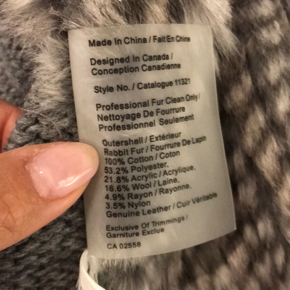 Danier rabbit fur vest. - Picture 4 of 7